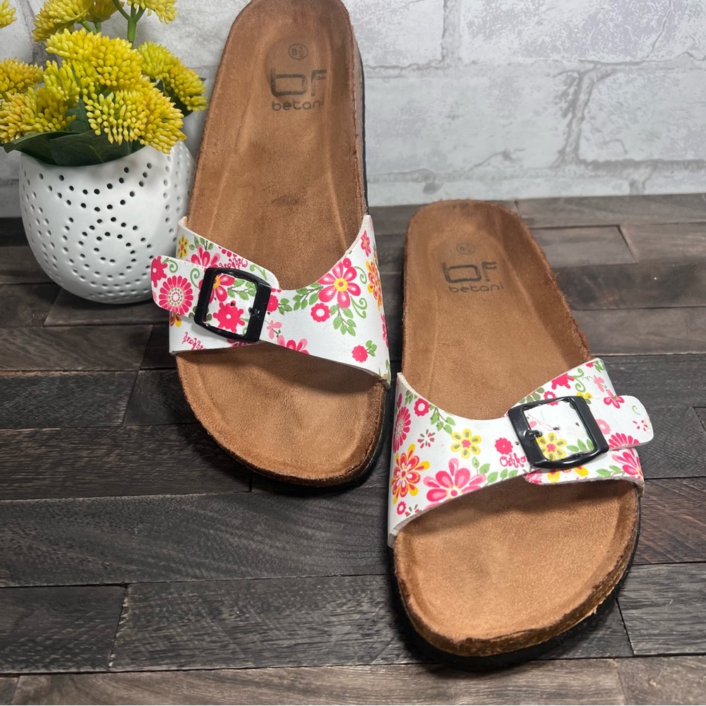 Betani began leather floral slides size 8.5
